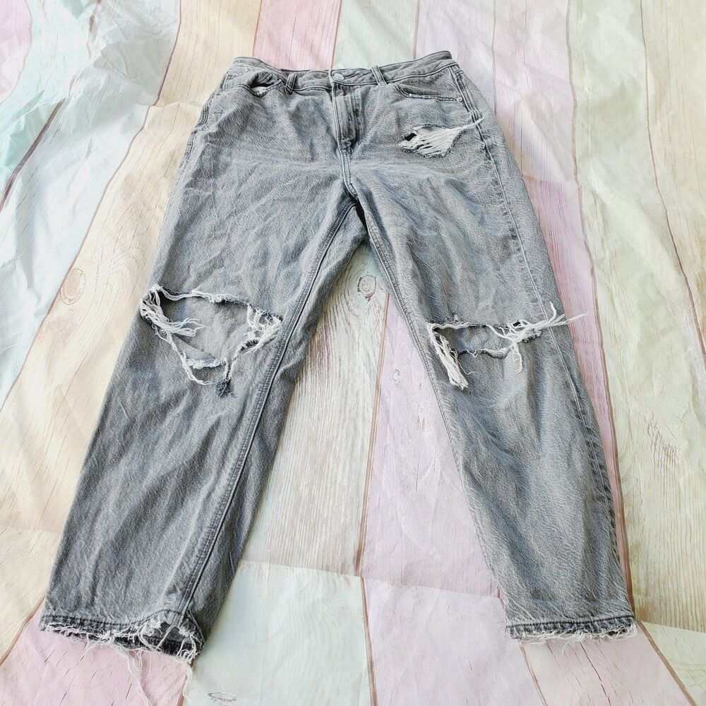 American Eagle Mom Destroyed Jeans Size 10 Short